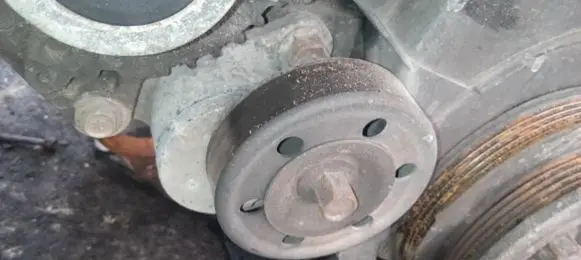 Toyota Corolla Verso E121 Generator/alternator belt tensioner