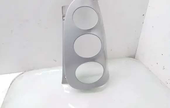 Smart ForTwo I Rear/tail light trim molding 253042R