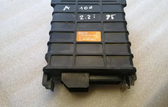 Volkswagen Jetta II Engine control unit/module 321906263B 0280800042