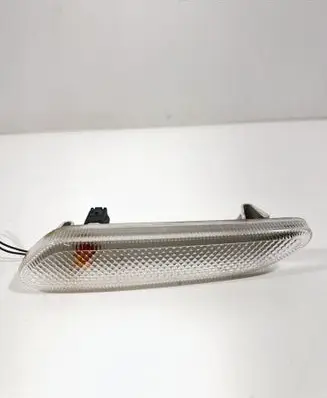 Mini Cooper Countryman R60 Front fender indicator light 9802568