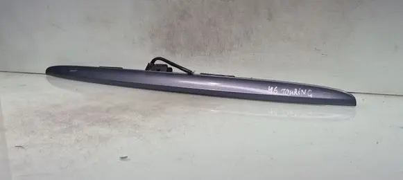BMW 3 E46 Trunk door license plate light bar 8208781