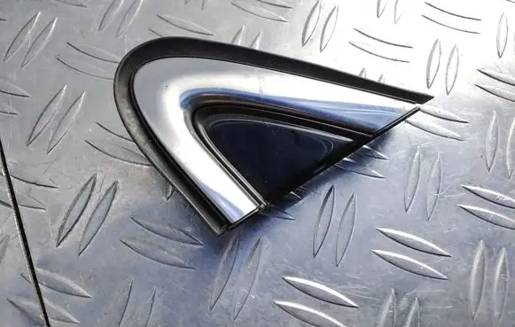 Fender end trim
