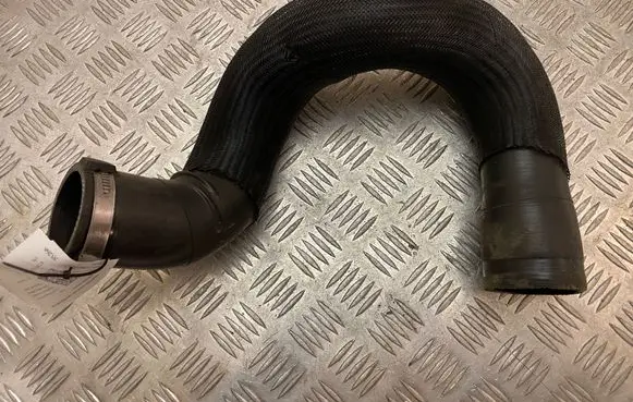 Intercooler hose/pipe