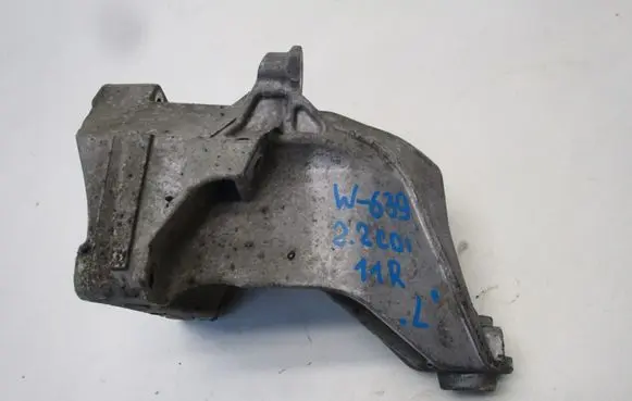 Mercedes-Benz Vito Viano W638 Engine mounting bracket