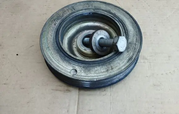 Peugeot 508 Crankshaft pulley 49S027