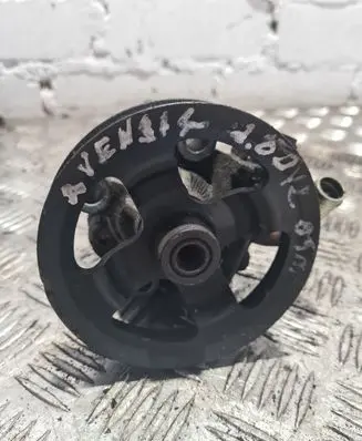 Toyota Avensis T250 Power steering pump