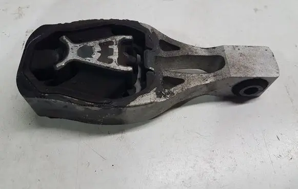 Peugeot 3008 II Engine mount bracket 9811786680