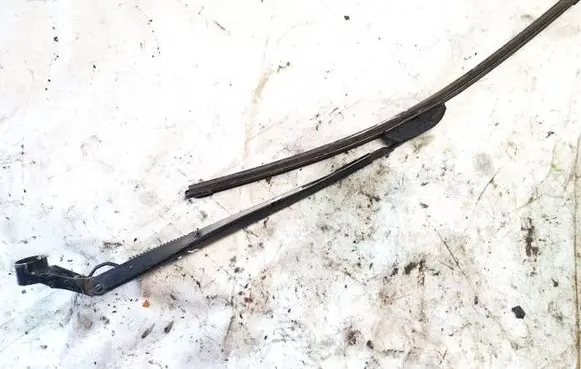 Lexus IS 220D-250-350 Front wiper blade arm