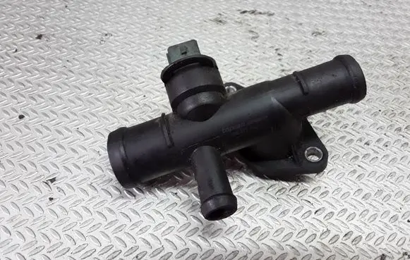 Volkswagen Golf IV Engine coolant pipe/hose