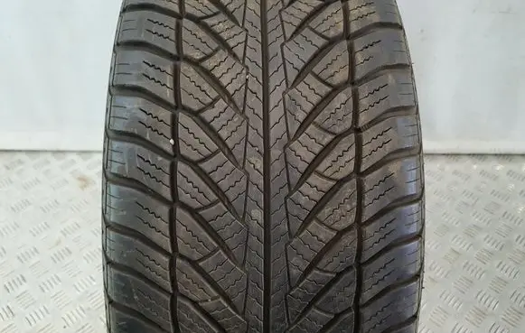 Toyota RAV 4 (XA40) R18 winter tire ULTRAGRIP8PERFORMANCE 24545R18