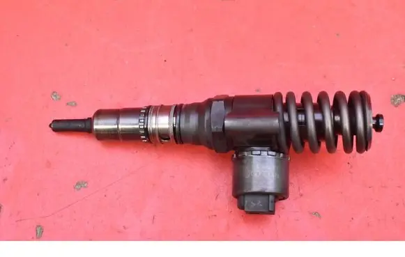 Skoda Octavia Mk2 (1Z) Fuel injector 03G130073G