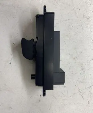 Mazda 6 Electric window control switch GS1E66370 K1827