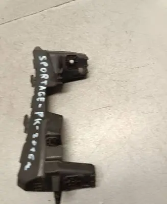 Front bumper mounting bracket