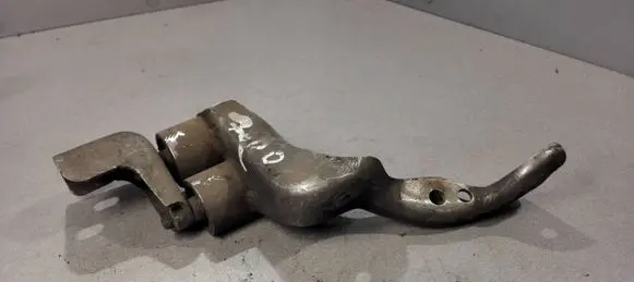 BMW 7 E38 Engine mounting bracket