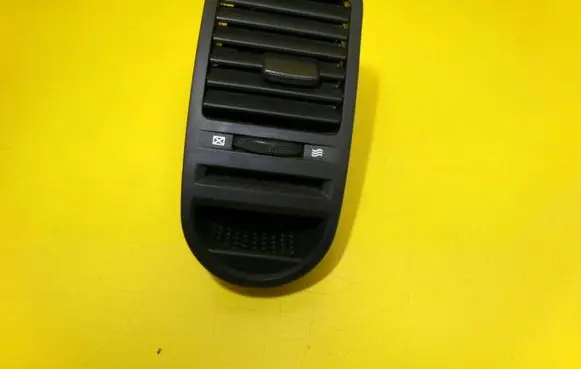 KIA Carnival Dashboard side air vent grill/cover trim OK53A6471X