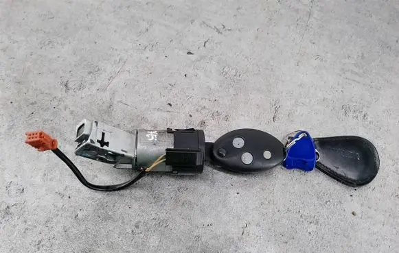 Citroen C5 Ignition lock 9648445180