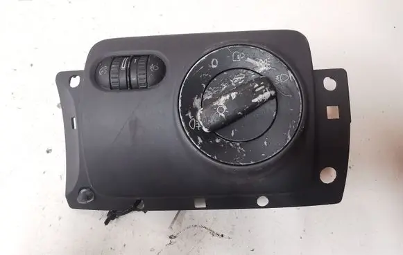 Volkswagen Golf V Light switch P0105905 1K2858341