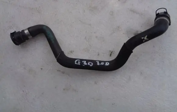 BMW 5 G30 G31 Engine coolant pipe/hose 8572908