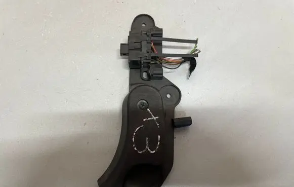 Engine bonnet (hood) release handle