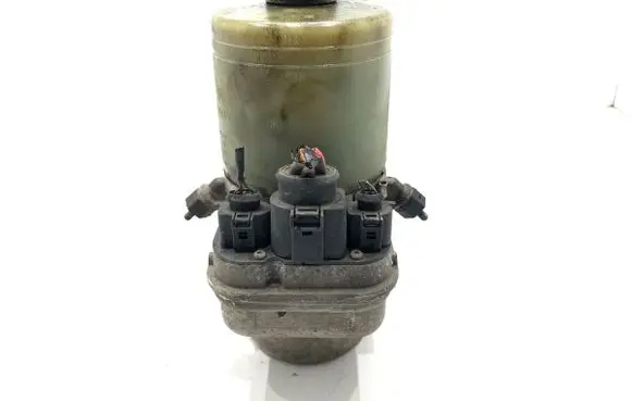 Volkswagen Polo IV 9N3 Power steering pump 6Q0423371