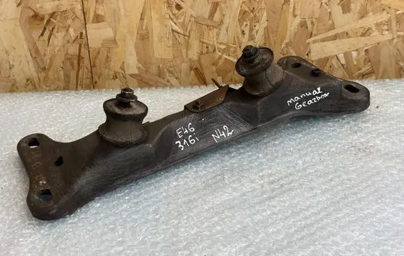 BMW 3 E46 Gearbox mounting bracket 6757103