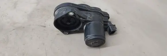 Rear brake caliper