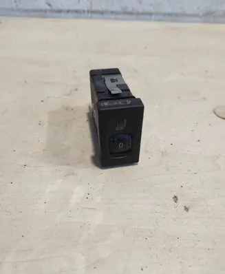 Volkswagen PASSAT B5.5 Seat heating switch 3B0963563C