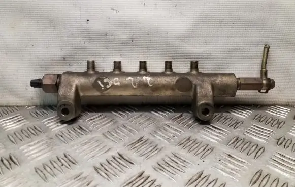 Nissan Primera Fuel main line pipe