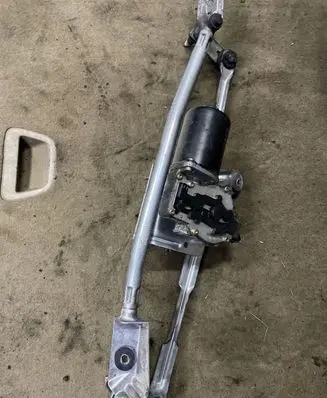 Volvo XC70 Front wiper linkage and motor