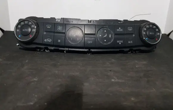 Mercedes-Benz CLS C219 Climate control unit 2198301885