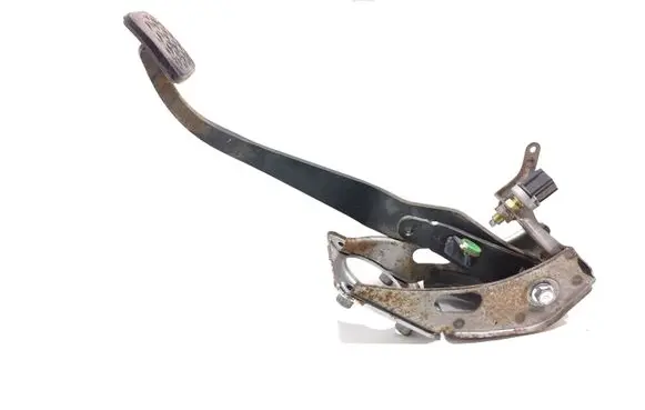 Toyota Yaris Brake pedal