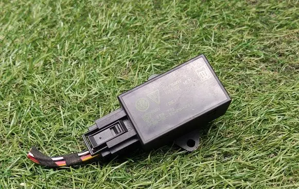 Volkswagen Phaeton Seat heating relay 7L0959772