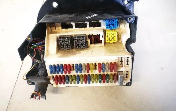 Volvo S70 V70 V70 XC Fuse box set 6849814 9162163