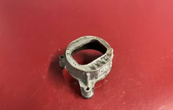 Engine mount bracket