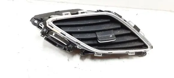 Hyundai i40 Dash center air vent grill U09D52