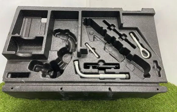 Mercedes-Benz ML W164 Spare wheel section trim A1648460006