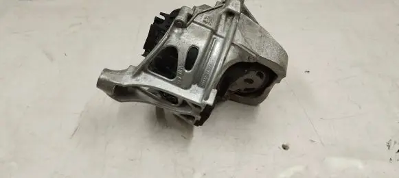 Audi Q5 SQ5 Engine mount bracket 4m0199372