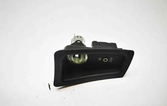BMW 1 E82 E88 AUX in-socket connector 6930561 51169110412 61316930561