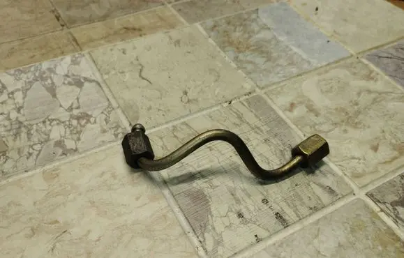 Hyundai Santa Fe Fuel injector supply line/pipe 