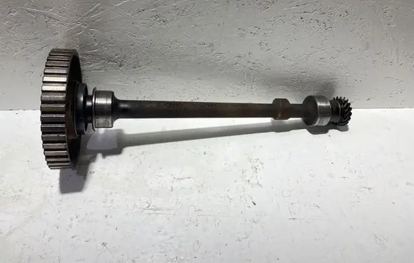 Volkswagen PASSAT B3 Oil pump balance shaft 056115019B