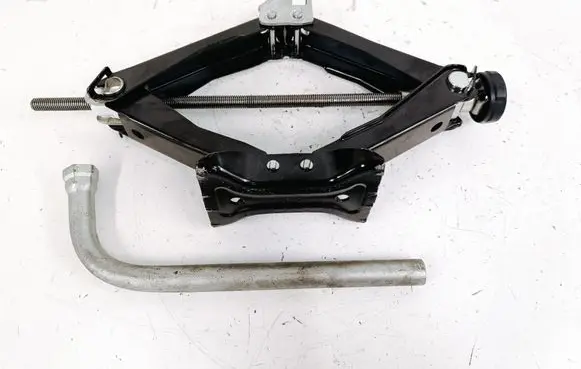 Audi A4 S4 B8 8K Lift Jack 8K0011031M