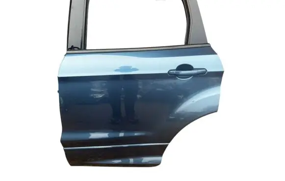 Ford Kuga II Rear door