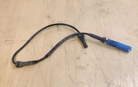 BMW X5 E53 ABS brake wheel speed sensor 0265007852