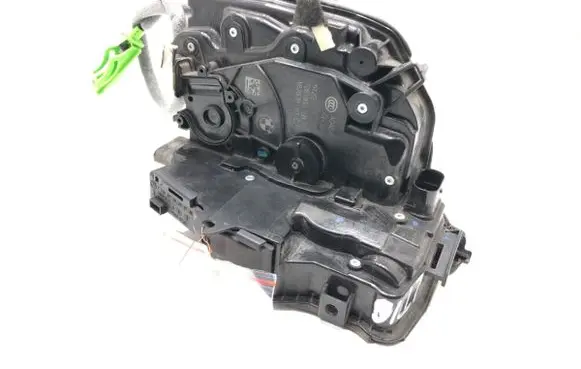 BMW X6 F16 Rear door lock 7281953