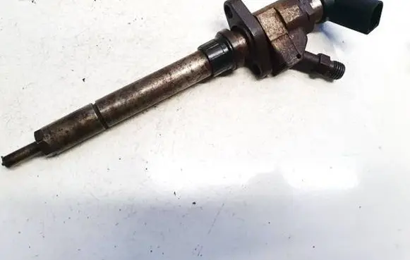 Ford Kuga I Fuel injector 9657144680