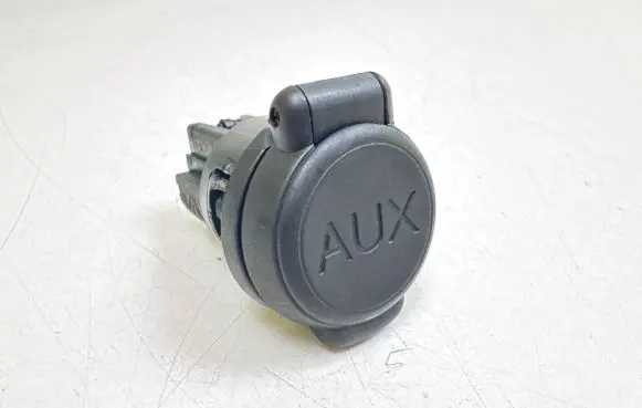 Peugeot 3008 I AUX in-socket connector 96647952XT USB4J6CK 96645227HT