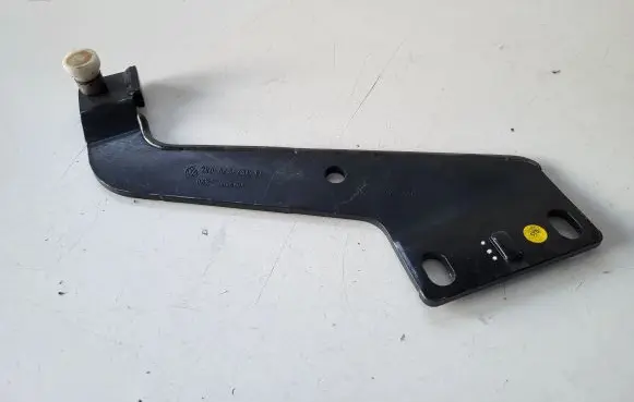Seat Alhambra (Mk2) Sliding door upper roller guide/hinge 7N0843435B