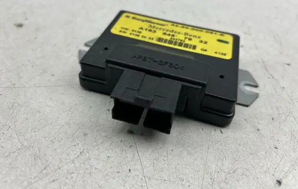 Mercedes-Benz ML W163 Transfer box differential control unit A1635457932