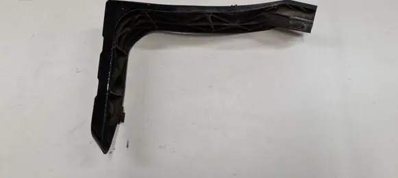 Front bumper mounting bracket