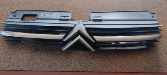 Citroen C5 Front bumper upper radiator grill 9636751980